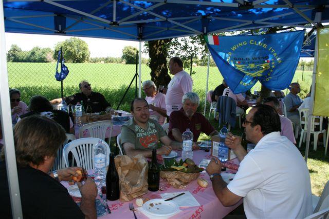 A tavola con le bandiere 3.jpg